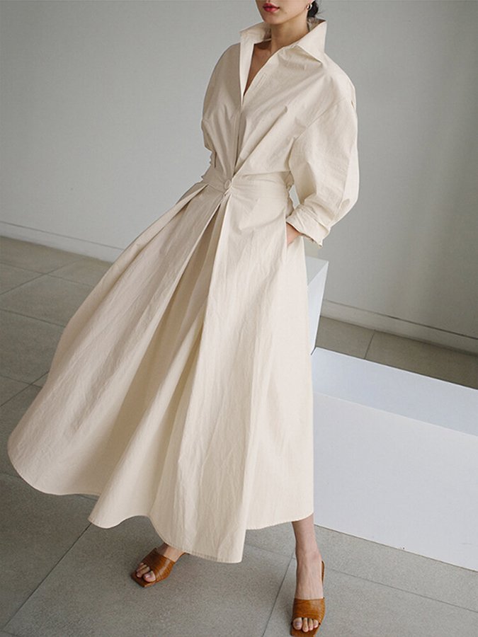 Skräddarsydd Skjortklänning – Minimalistisk Styrka med Naturlig Grace