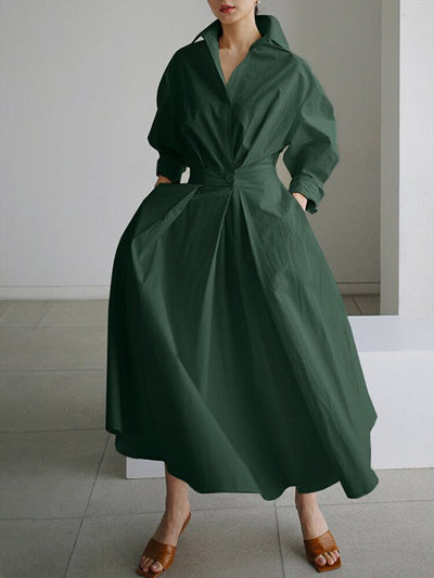 Skräddarsydd Skjortklänning – Minimalistisk Styrka med Naturlig Grace