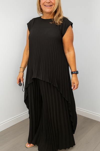 Elegant Plisserad Byxdress – Självförtroende i Varje Rörelse