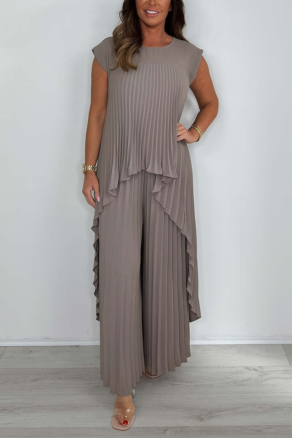 Elegant Plisserad Byxdress – Självförtroende i Varje Rörelse