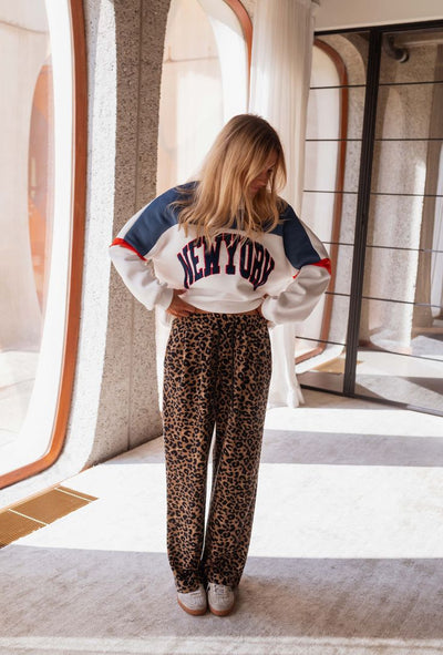 Leopardbyxor i Vardaglig Stil – Okomplicerad Attityd, Frihet Varje Dag
